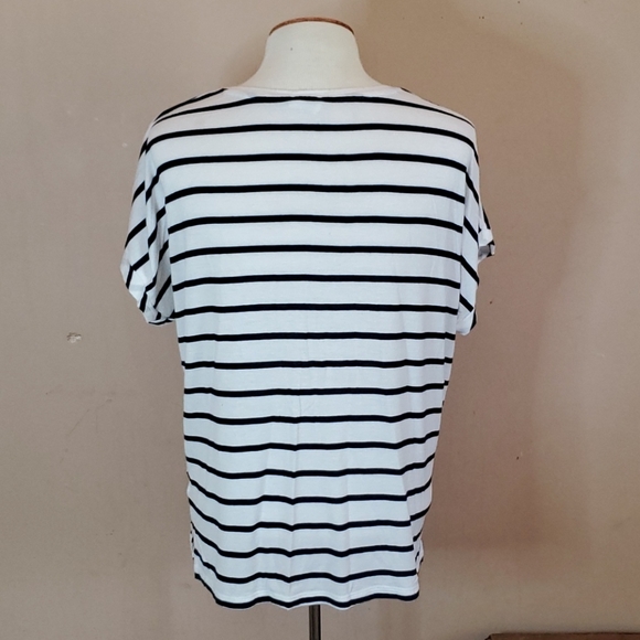 Zara, black & white striped top size large - Picture 5 of 11